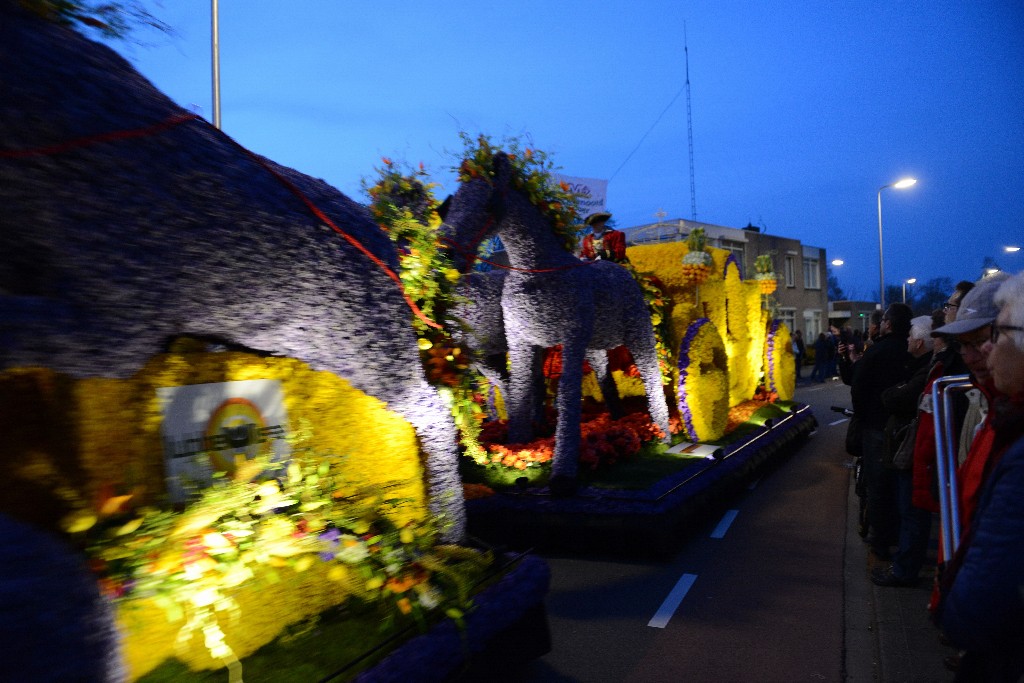 ../Images/Bloemencorso 2015 115.jpg